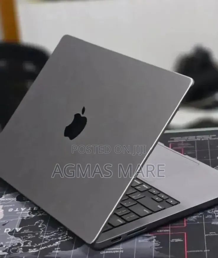 New Laptop Apple MacBook Pro 2024 M4 24GB Apple M4 SSD 1T