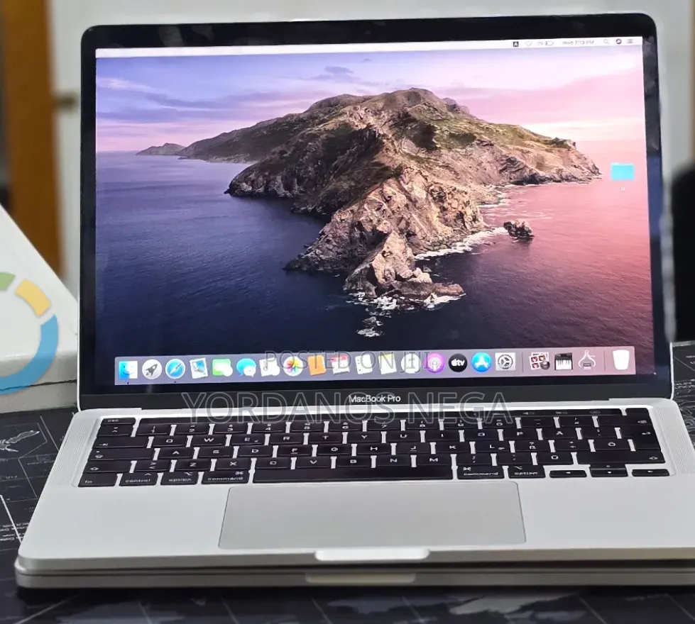 New Laptop Apple MacBook Pro 2020 32GB Intel Core i7 SSD 512GB