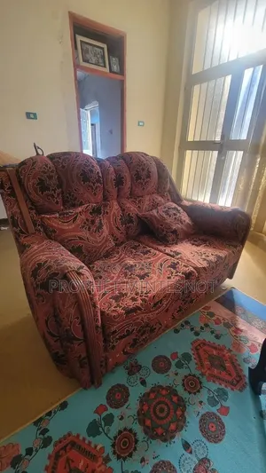 4 Sofa Used