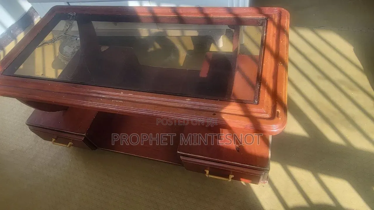 4 Sofa Used