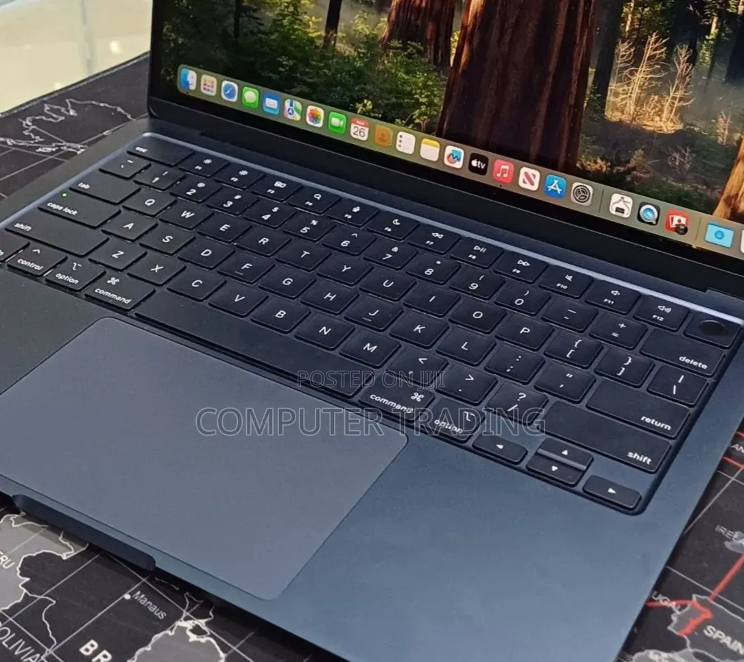 New Laptop Apple MacBook Air 2025 M4 16GB Intel Core i7 SSD 256GB