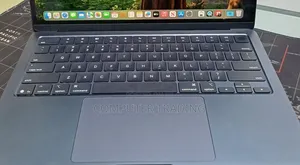 New Laptop Apple MacBook Air 2025 M4 16GB Intel Core i7 SSD 256GB