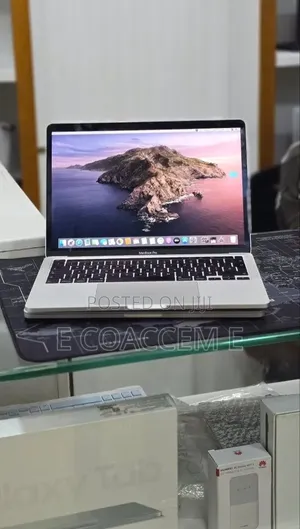 New Laptop Apple MacBook Pro 2015 16GB Intel Core i5 SSD 256GB