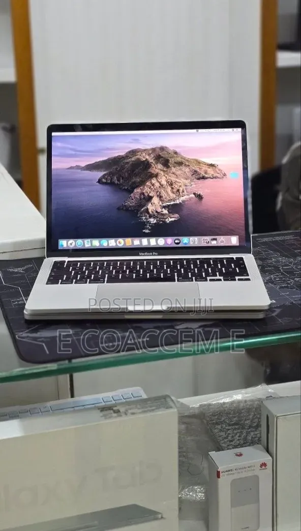 New Laptop Apple MacBook Pro 2015 16GB Intel Core i5 SSD 256GB