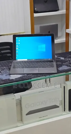 New Laptop HP X2 8GB Intel Core i7 SSD 256GB