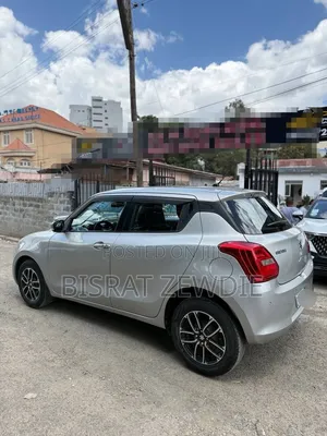 Suzuki Swift 2022 Silver