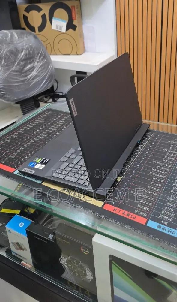 New Laptop Lenovo LOQ 15ARP9 16GB Intel Core i5 SSD 512GB