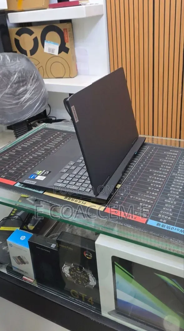 New Laptop Lenovo LOQ 15ARP9 16GB Intel Core i5 SSD 512GB