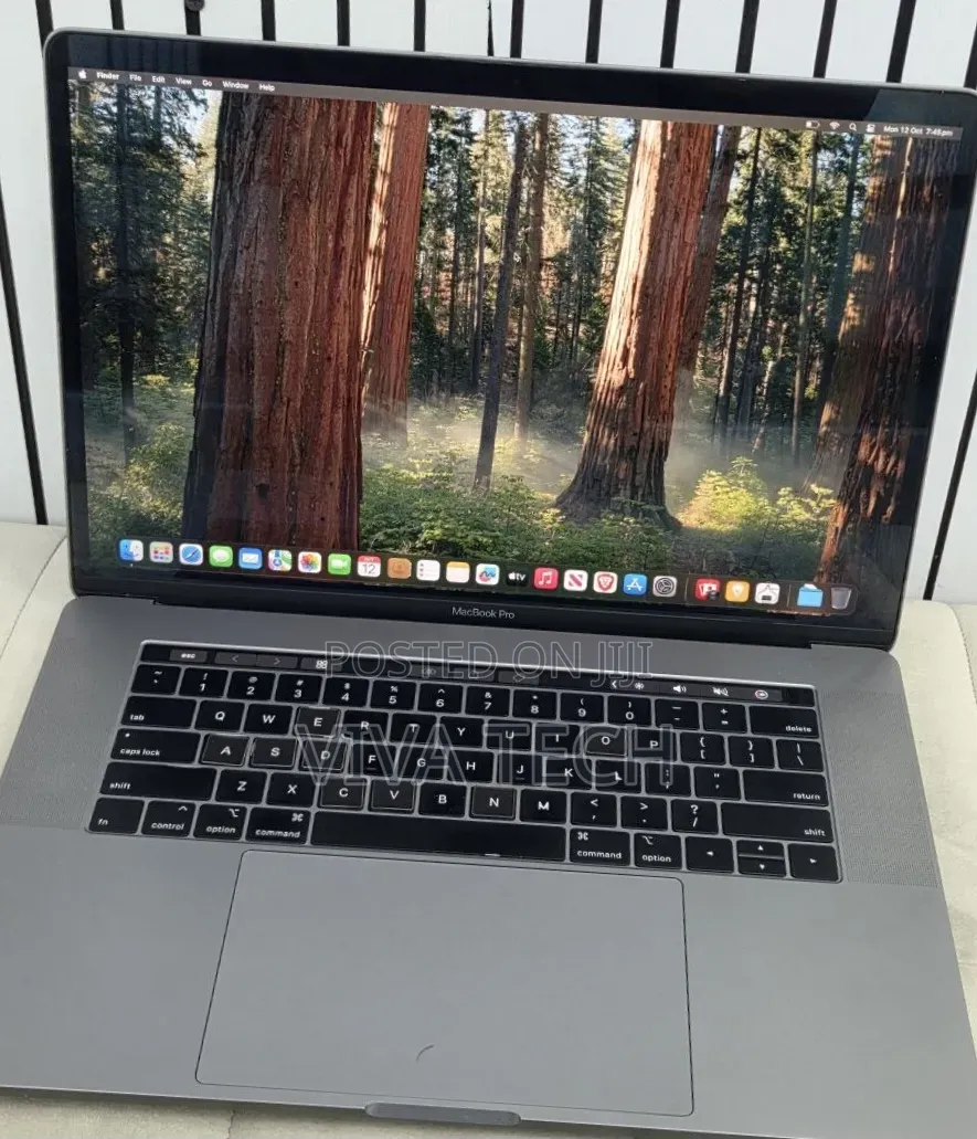 New Laptop Apple MacBook Pro 2019 16GB Intel Core i9 SSD 512GB