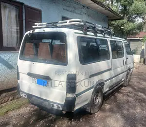 Toyota Hilux 1999 White