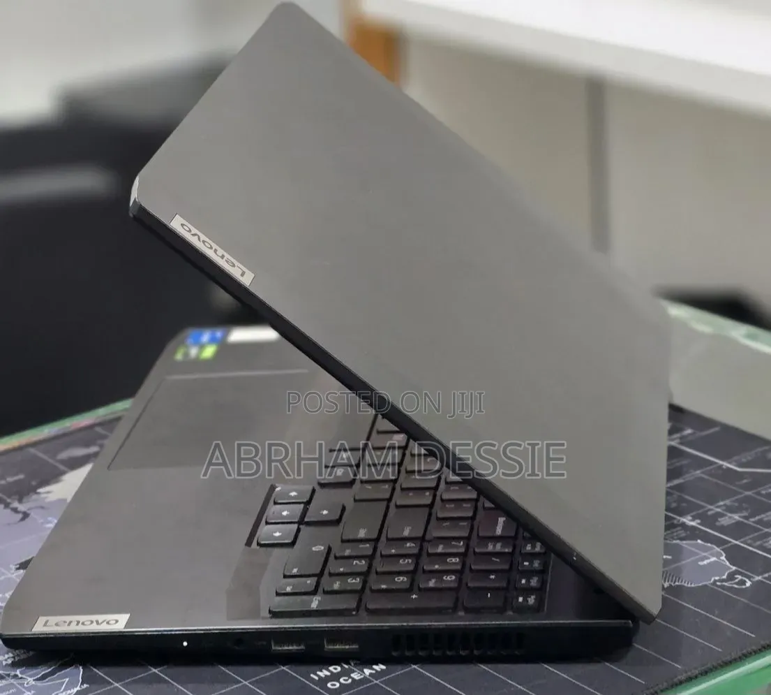 New Laptop Lenovo 8GB Intel Core i5 SSD 512GB