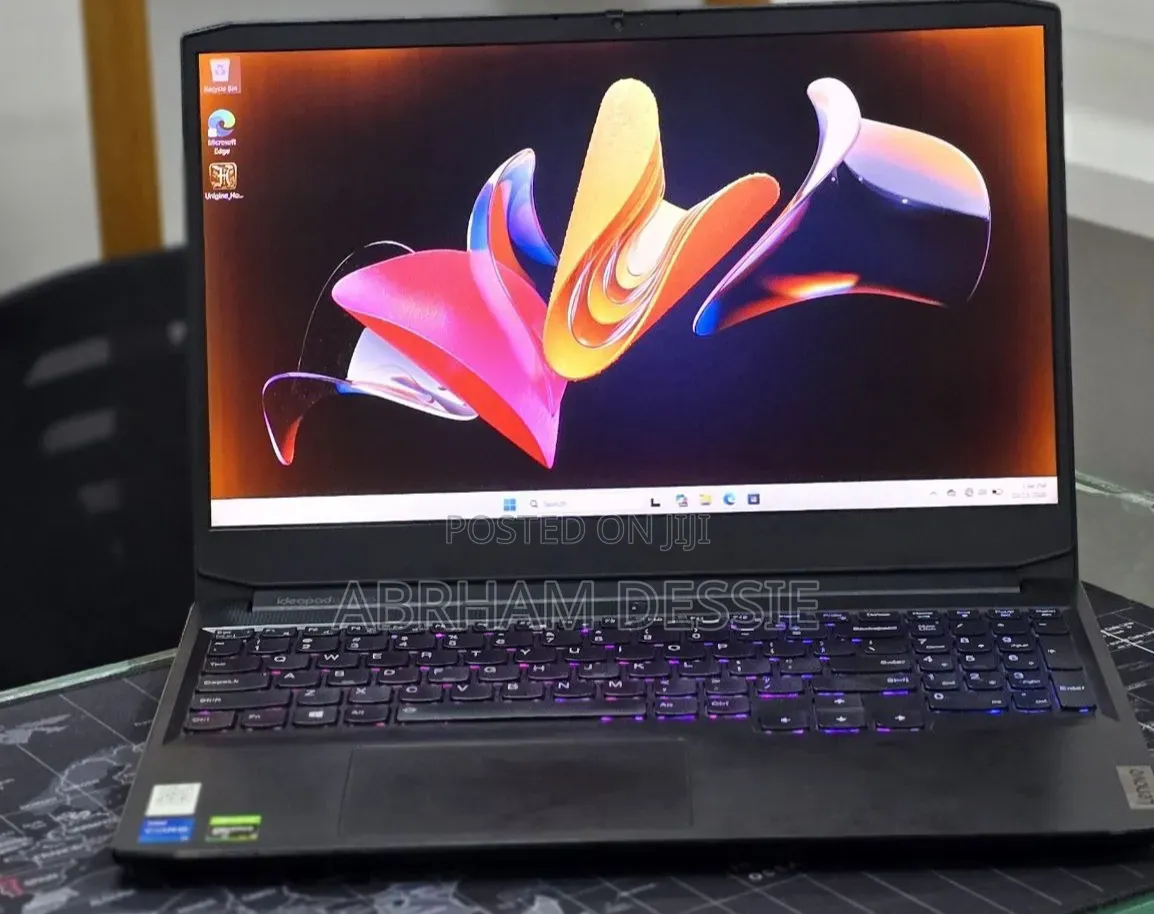New Laptop Lenovo 8GB Intel Core i5 SSD 512GB