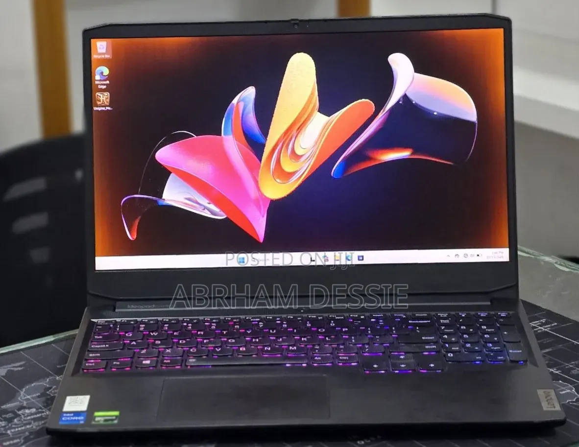 New Laptop Lenovo 8GB Intel Core i5 SSD 512GB