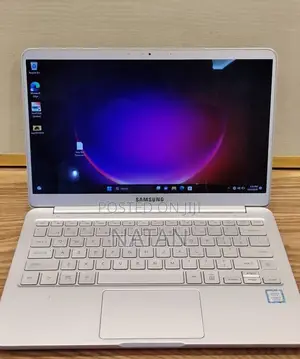 New Laptop Samsung 8GB Intel Core i7 SSD 256GB