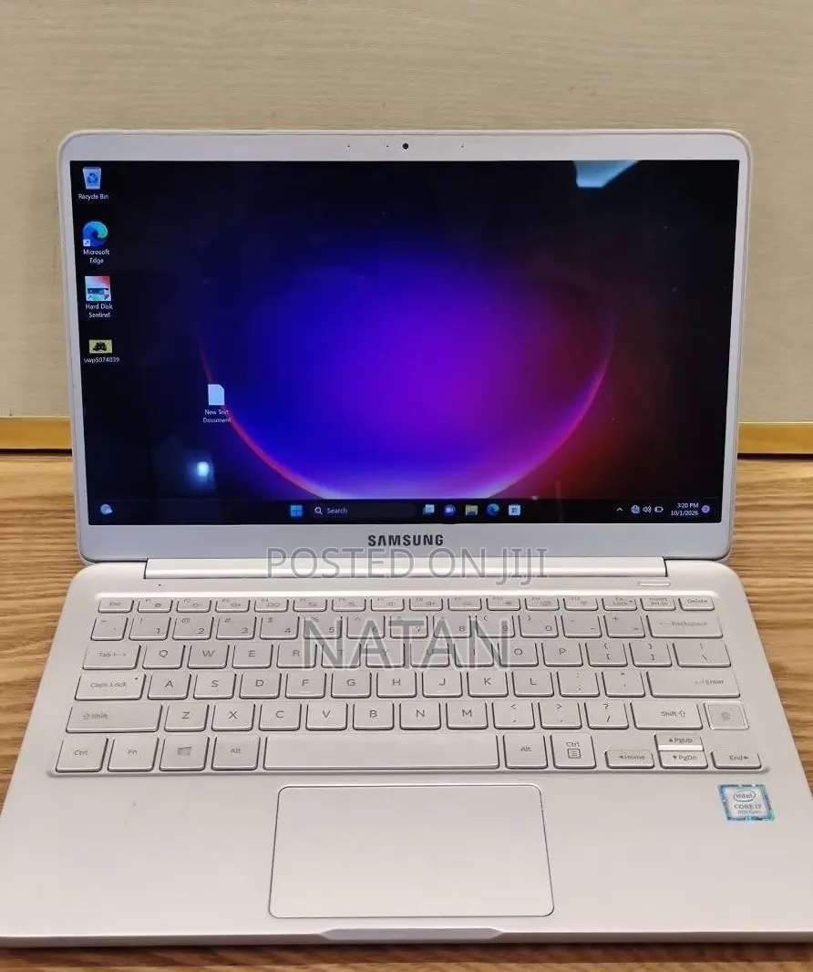 New Laptop Samsung 8GB Intel Core i7 SSD 256GB