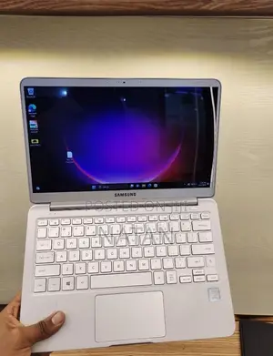New Laptop Samsung 8GB Intel Core i7 SSD 256GB