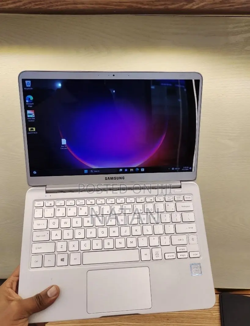 New Laptop Samsung 8GB Intel Core i7 SSD 256GB