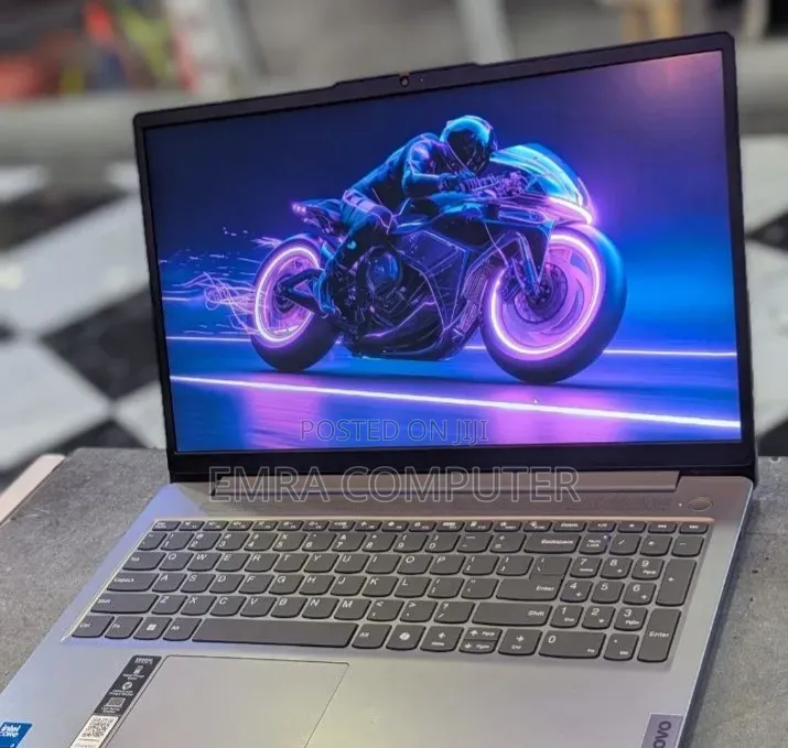 New Laptop Lenovo 8GB Intel Core i3 SSD 256GB