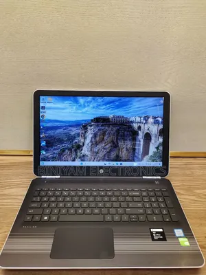 New Laptop HP Pavilion 15 8GB Intel Core i5 SSD 256GB