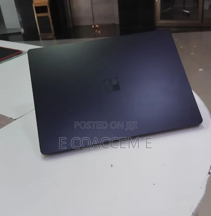 New Laptop Microsoft Surface Laptop 5 16GB Intel Core i7 SSD 256GB