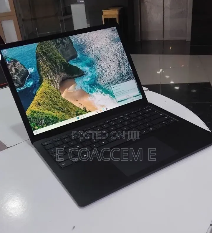 New Laptop Microsoft Surface Laptop 5 16GB Intel Core i7 SSD 256GB