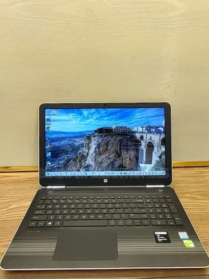New Laptop HP Pavilion 15 8GB Intel Core i5 SSD 256GB