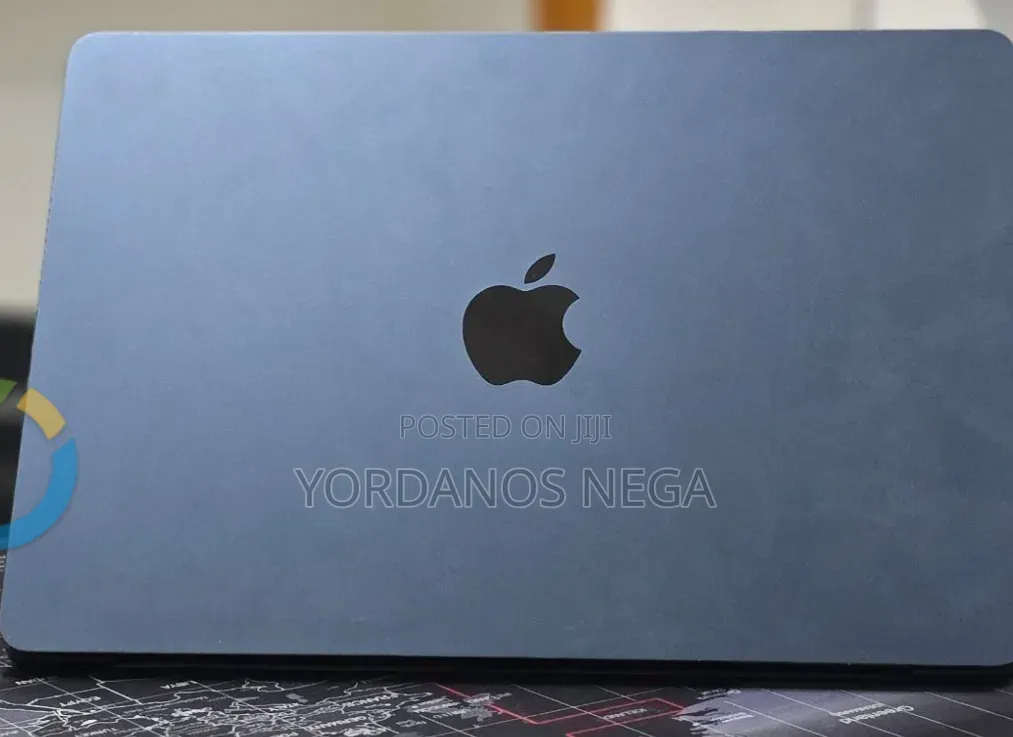 New Laptop Apple MacBook Air 2025 M4 16GB Apple M4 SSD 256GB