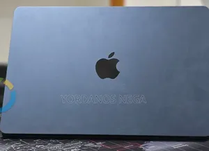 New Laptop Apple MacBook Air 2025 M4 16GB Apple M4 SSD 256GB