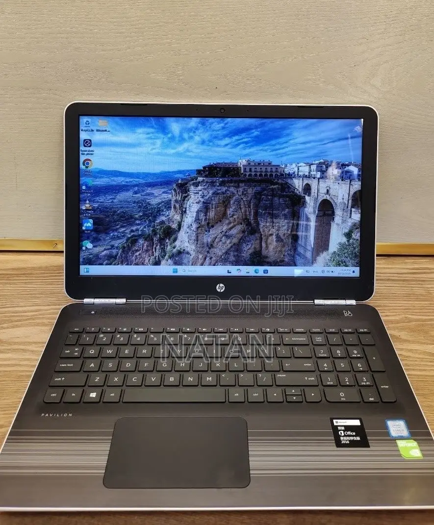 New Laptop HP Pavilion 14 8GB Intel Core i5 SSD 256GB