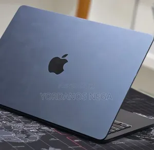 New Laptop Apple MacBook Air 2025 M4 16GB Apple M4 SSD 256GB