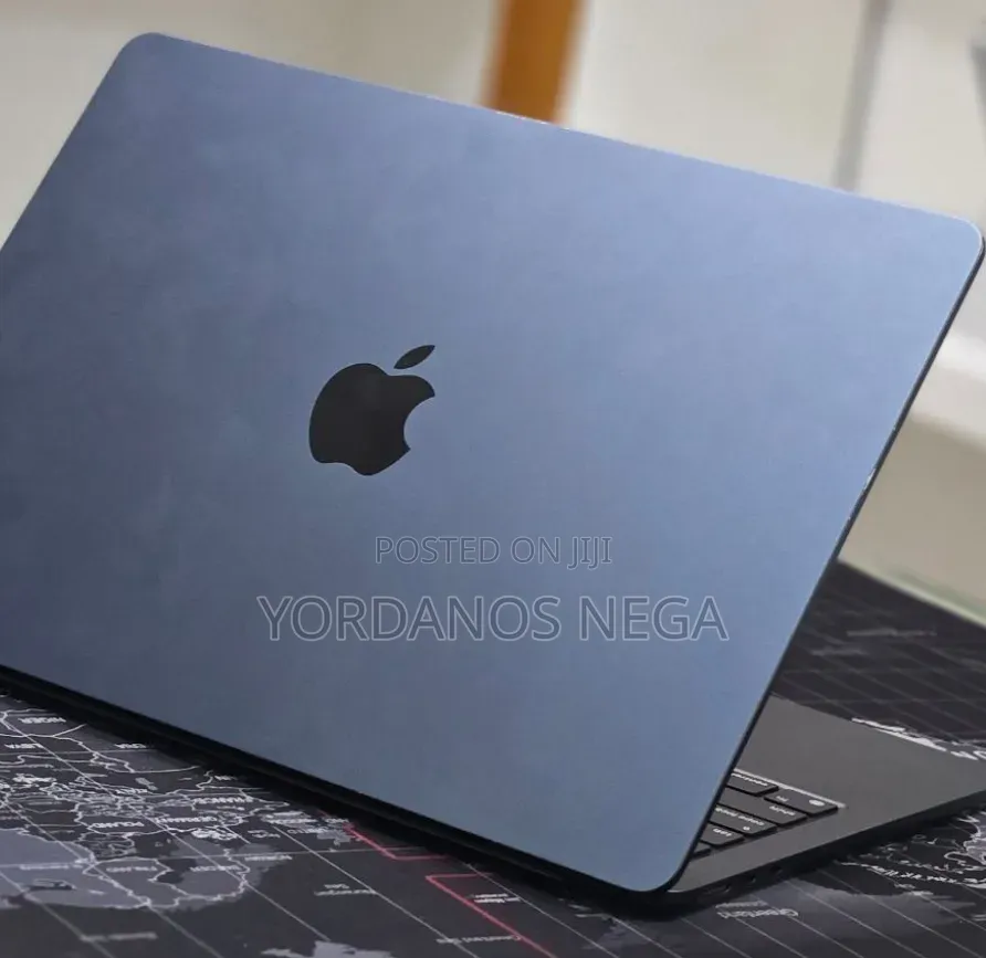 New Laptop Apple MacBook Air 2025 M4 16GB Apple M4 SSD 256GB