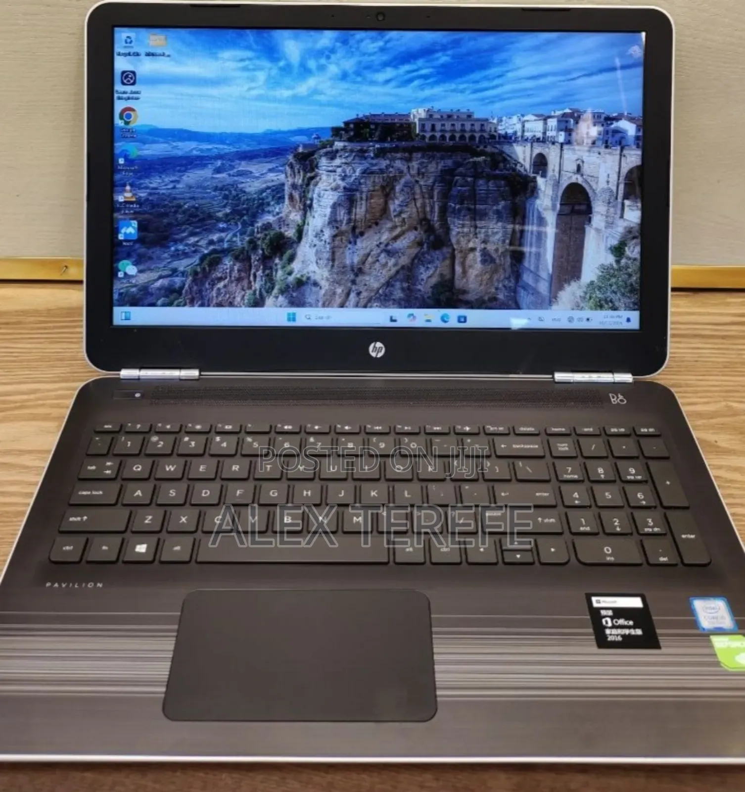 New Laptop HP Pavilion 15 8GB Intel Core i5 SSD 256GB