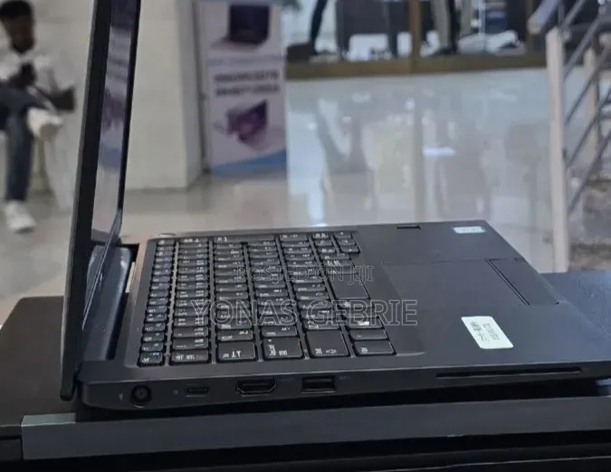 New Laptop Dell 8GB Intel Core i5 SSD 256GB