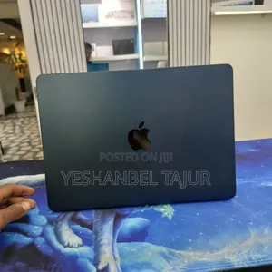 New Laptop Apple MacBook Air 2022 M2 8GB Apple M2 SSD 256GB