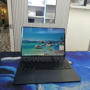 New Laptop Apple MacBook Air 2022 M2 8GB Apple M2 SSD 256GB