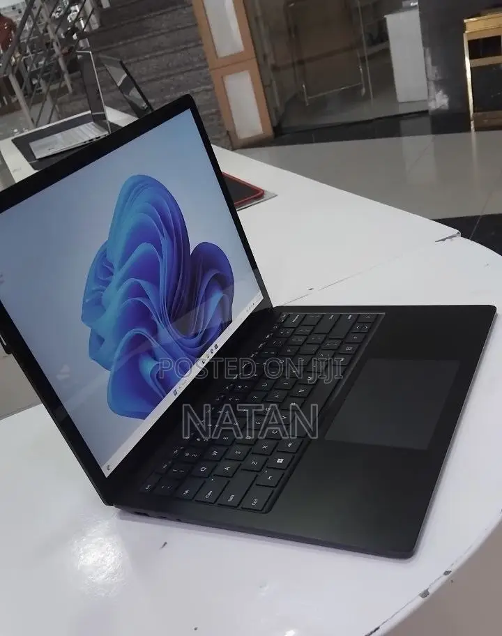 New Laptop Microsoft Surface Laptop 4 16GB Intel Core i7 SSD 512GB