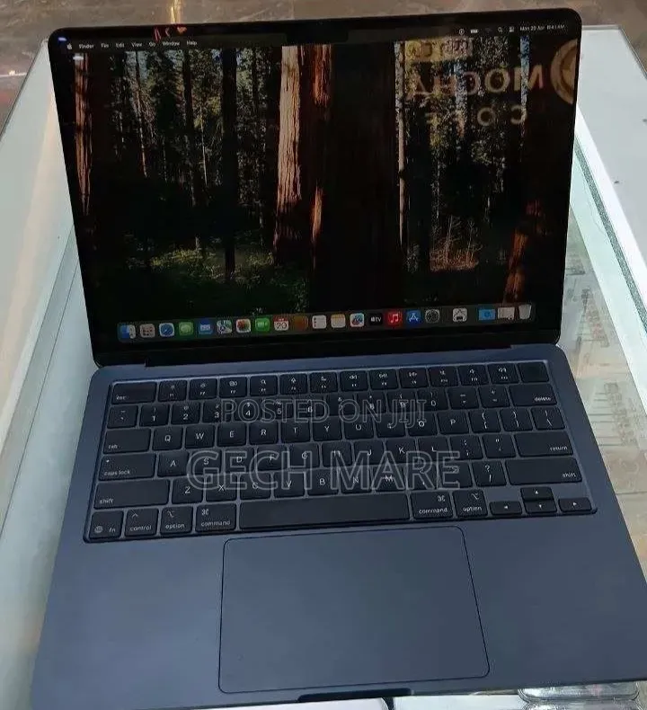 New Laptop Apple MacBook Air 2020 M1 16GB Intel SSD 256GB