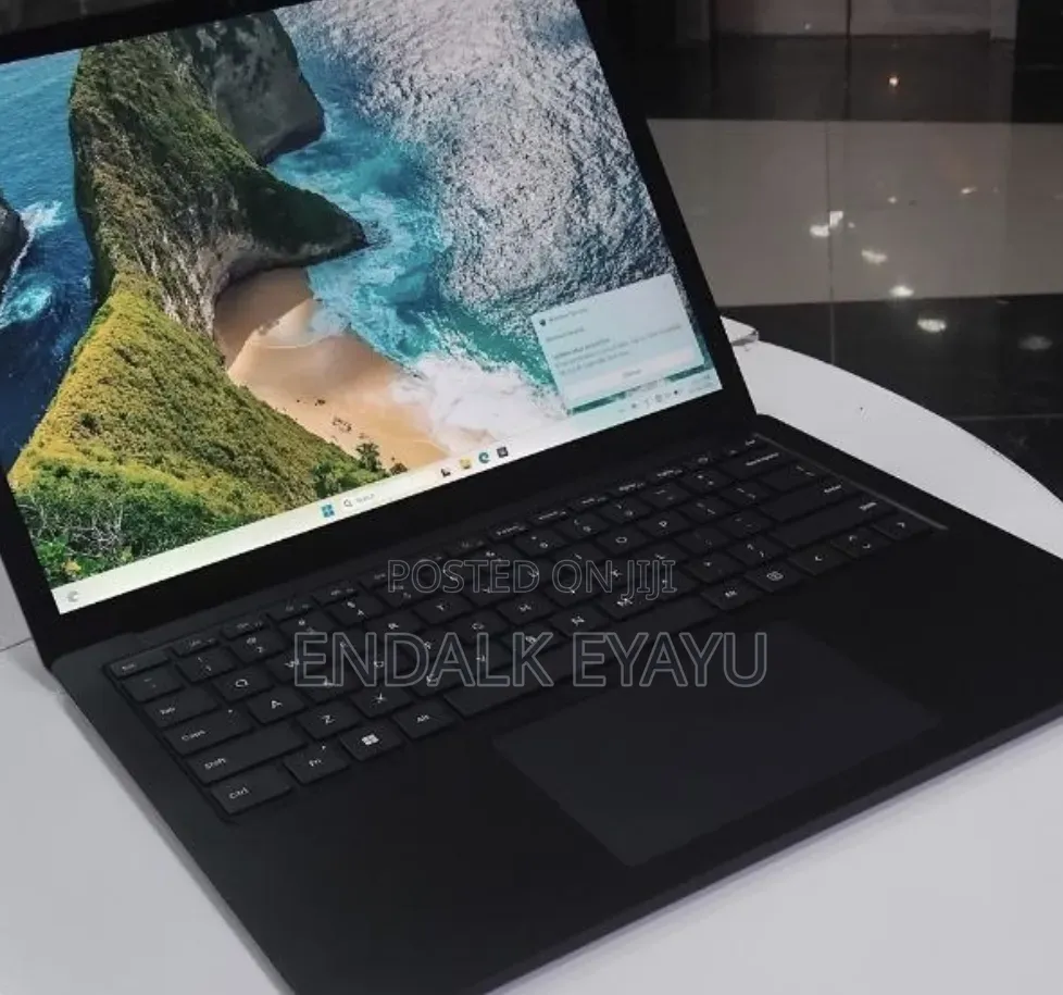 New Laptop Microsoft Surface Laptop 5 16GB Intel Core i7 SSD 256GB