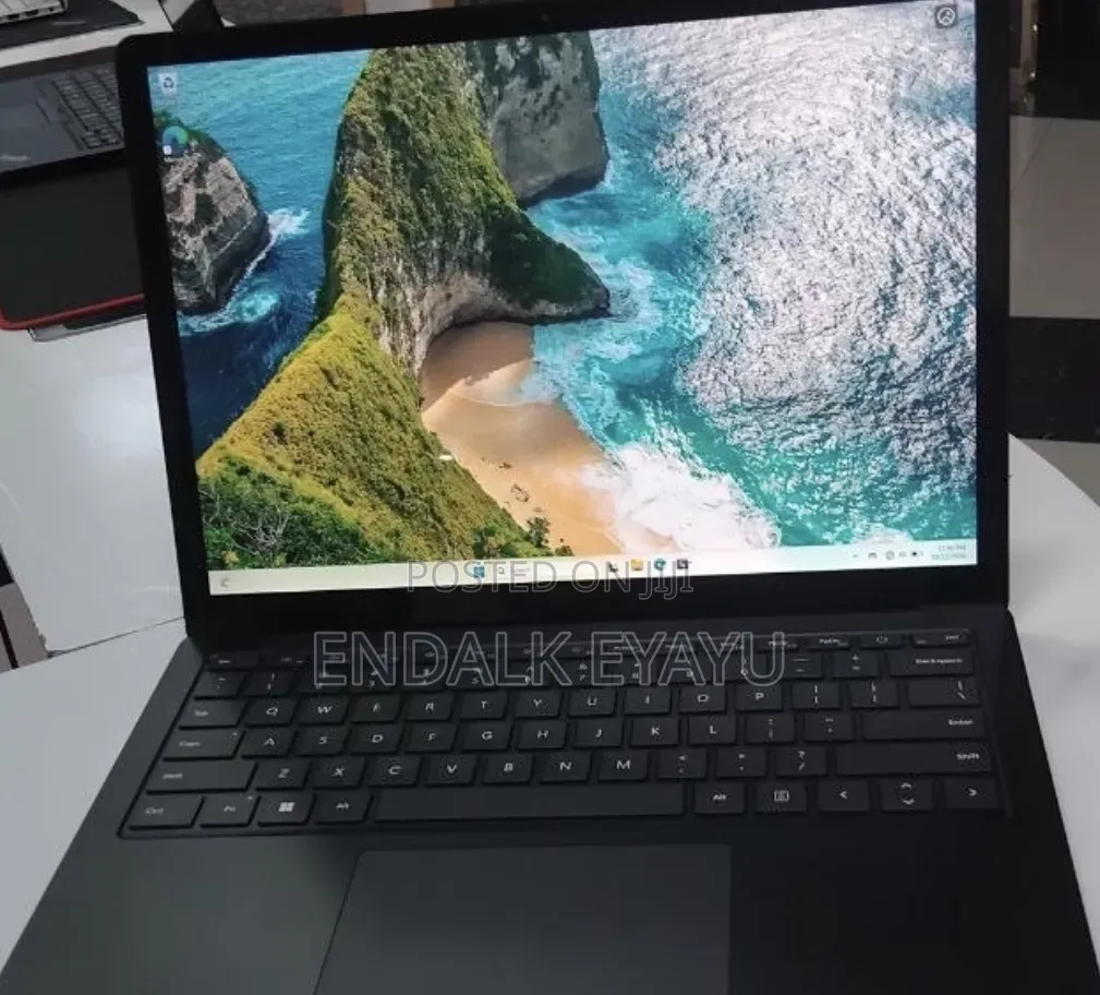 New Laptop Microsoft Surface Laptop 4 16GB Intel Core i7 SSD 512GB