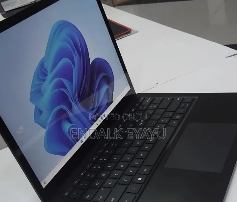 New Laptop Microsoft Surface Laptop 4 16GB Intel Core i7 SSD 512GB