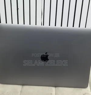 New Laptop Apple MacBook Pro 2019 16GB Intel Core i9 SSD 512GB