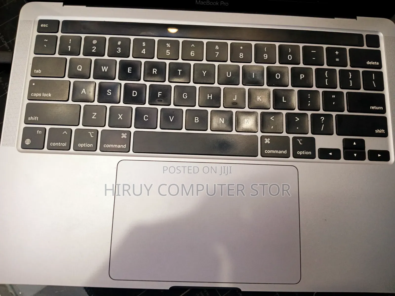 New Laptop Apple MacBook Pro 2022 M2 8GB Apple M2 SSD 512GB