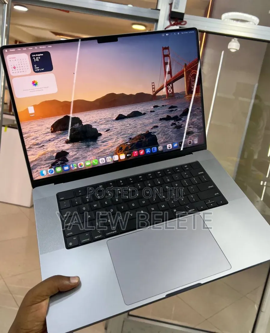 New Laptop Apple MacBook Pro 32GB Apple M1 Max SSD 1T