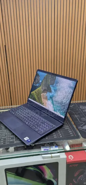 New Laptop Dell Alienware Aurora 16 16GB Intel Core Ultra 7 SSD 1T