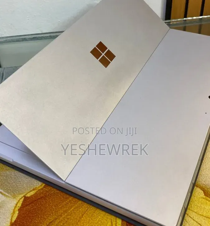 New Laptop Microsoft Surface 16GB Intel Core i7 SSD 512GB