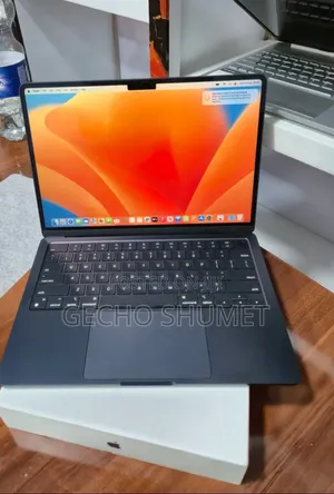 New Laptop Apple MacBook Air 2022 M2 8GB SSD 256GB