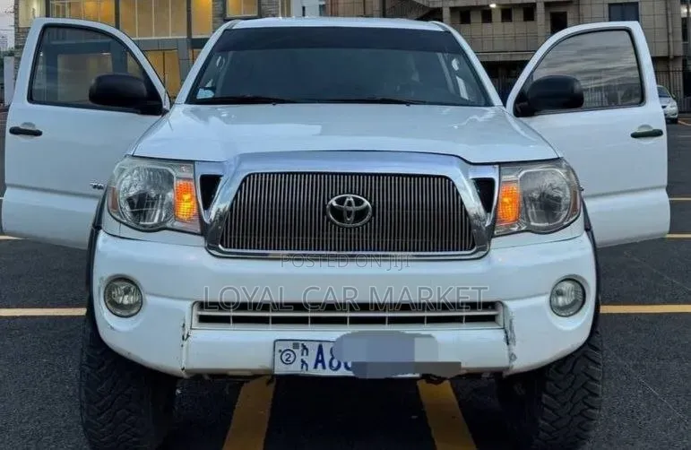 Toyota Tacoma 2012 White