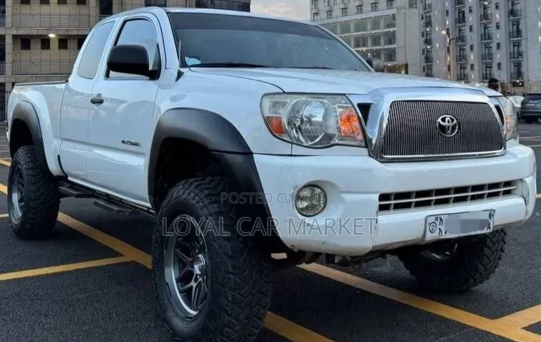Toyota Tacoma 2012 White