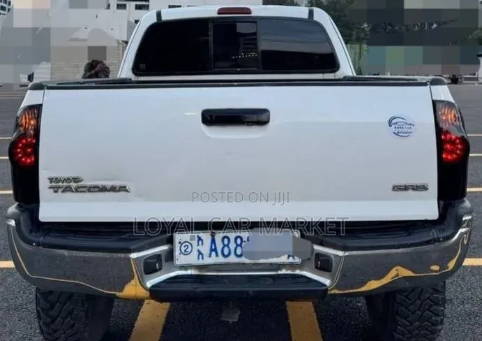 Toyota Tacoma 2012 White