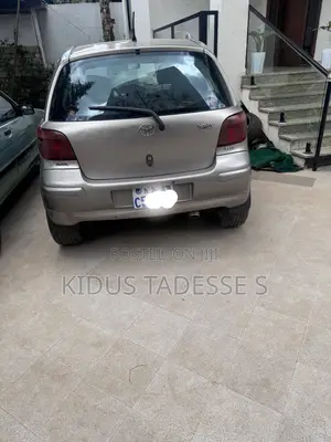 Toyota Yaris 2004 Gray